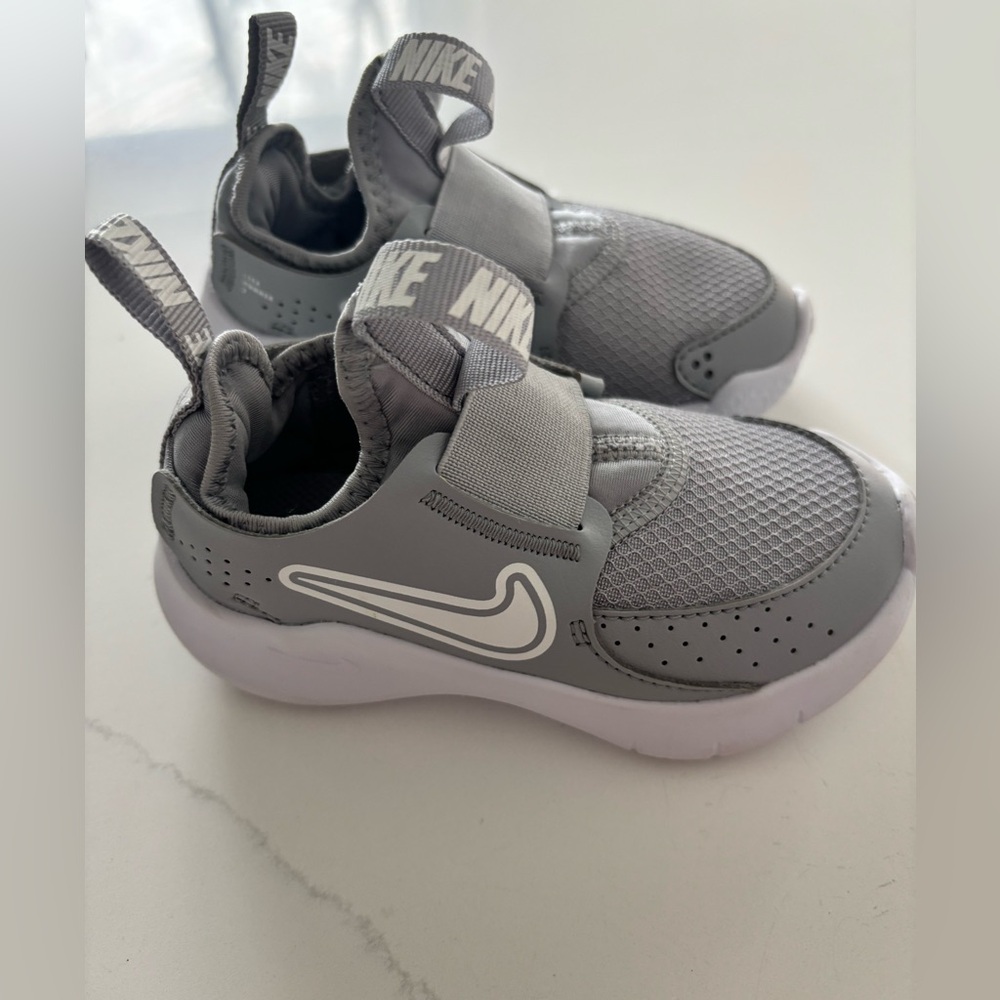 Nike Kids Light Gray Sneakers